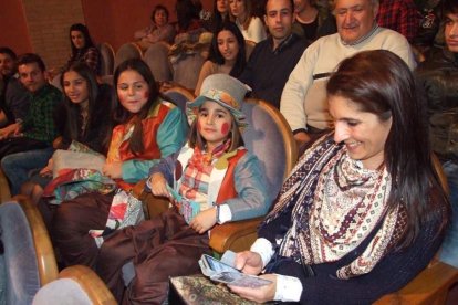 1ª semifinal del concurso de Carnaval. El Auditorio Maestro Padilla se ha llenado de gran apoyo a la fiesta.Fotos: JBarrios