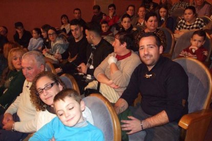 1ª semifinal del concurso de Carnaval. El Auditorio Maestro Padilla se ha llenado de gran apoyo a la fiesta.Fotos: JBarrios