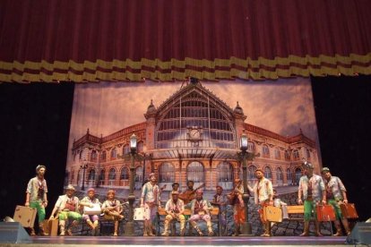 1ª semifinal del concurso de Carnaval. El Auditorio Maestro Padilla se ha llenado de gran apoyo a la fiesta.Fotos: JBarrios