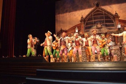 1ª semifinal del concurso de Carnaval. El Auditorio Maestro Padilla se ha llenado de gran apoyo a la fiesta.Fotos: JBarrios