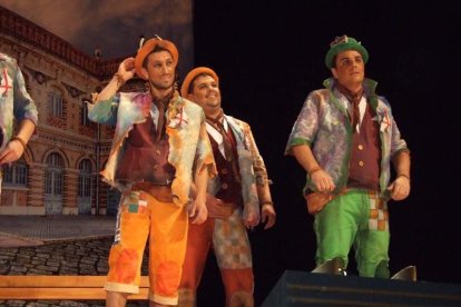 1ª semifinal del concurso de Carnaval. El Auditorio Maestro Padilla se ha llenado de gran apoyo a la fiesta.Fotos: JBarrios