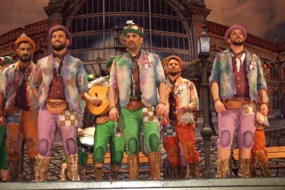 1ª semifinal del concurso de Carnaval. El Auditorio Maestro Padilla se ha llenado de gran apoyo a la fiesta.Fotos: JBarrios
