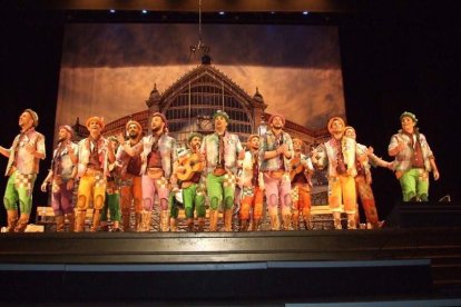 1ª semifinal del concurso de Carnaval. El Auditorio Maestro Padilla se ha llenado de gran apoyo a la fiesta.Fotos: JBarrios
