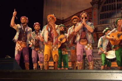 1ª semifinal del concurso de Carnaval. El Auditorio Maestro Padilla se ha llenado de gran apoyo a la fiesta.Fotos: JBarrios