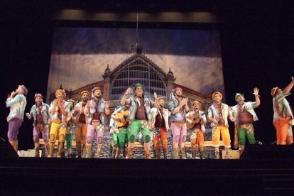1ª semifinal del concurso de Carnaval. El Auditorio Maestro Padilla se ha llenado de gran apoyo a la fiesta.Fotos: JBarrios