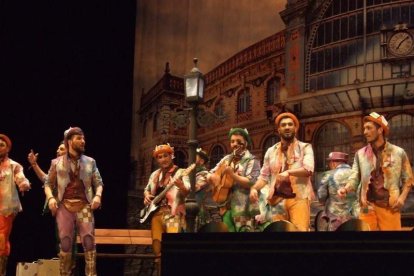 1ª semifinal del concurso de Carnaval. El Auditorio Maestro Padilla se ha llenado de gran apoyo a la fiesta.Fotos: JBarrios