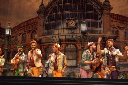 1ª semifinal del concurso de Carnaval. El Auditorio Maestro Padilla se ha llenado de gran apoyo a la fiesta.Fotos: JBarrios