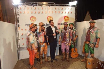 1ª semifinal del concurso de Carnaval. El Auditorio Maestro Padilla se ha llenado de gran apoyo a la fiesta.Fotos: JBarrios