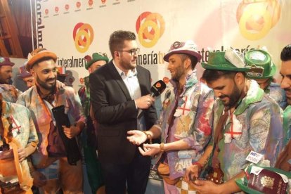 1ª semifinal del concurso de Carnaval. El Auditorio Maestro Padilla se ha llenado de gran apoyo a la fiesta.Fotos: JBarrios