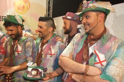 1ª semifinal del concurso de Carnaval. El Auditorio Maestro Padilla se ha llenado de gran apoyo a la fiesta.Fotos: JBarrios