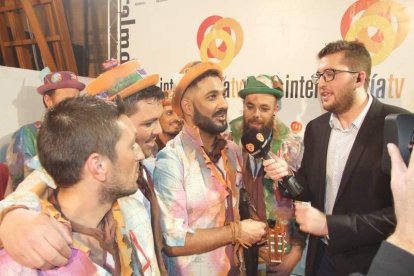 1ª semifinal del concurso de Carnaval. El Auditorio Maestro Padilla se ha llenado de gran apoyo a la fiesta.Fotos: JBarrios