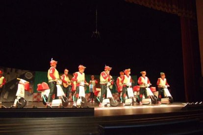 1ª semifinal del concurso de Carnaval. El Auditorio Maestro Padilla se ha llenado de gran apoyo a la fiesta.Fotos: JBarrios