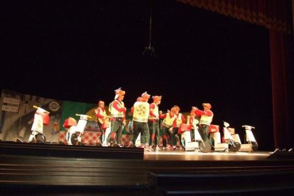1ª semifinal del concurso de Carnaval. El Auditorio Maestro Padilla se ha llenado de gran apoyo a la fiesta.Fotos: JBarrios
