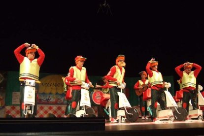 1ª semifinal del concurso de Carnaval. El Auditorio Maestro Padilla se ha llenado de gran apoyo a la fiesta.Fotos: JBarrios