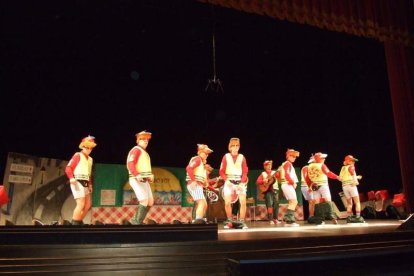 1ª semifinal del concurso de Carnaval. El Auditorio Maestro Padilla se ha llenado de gran apoyo a la fiesta.Fotos: JBarrios