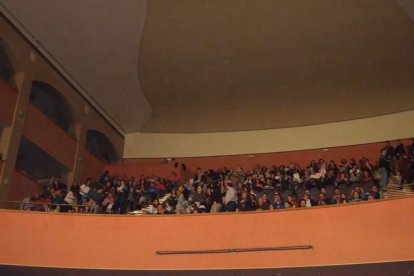 1ª semifinal del concurso de Carnaval. El Auditorio Maestro Padilla se ha llenado de gran apoyo a la fiesta.Fotos: JBarrios