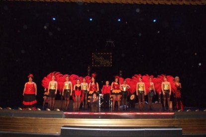 1ª semifinal del concurso de Carnaval. El Auditorio Maestro Padilla se ha llenado de gran apoyo a la fiesta.Fotos: JBarrios