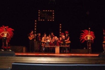 1ª semifinal del concurso de Carnaval. El Auditorio Maestro Padilla se ha llenado de gran apoyo a la fiesta.Fotos: JBarrios