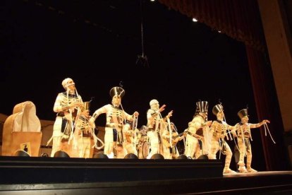 1ª semifinal del concurso de Carnaval. El Auditorio Maestro Padilla se ha llenado de gran apoyo a la fiesta.Fotos: JBarrios
