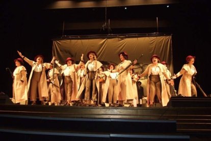 1ª semifinal del concurso de Carnaval. El Auditorio Maestro Padilla se ha llenado de gran apoyo a la fiesta.Fotos: JBarrios