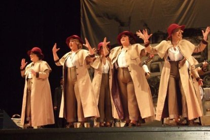 1ª semifinal del concurso de Carnaval. El Auditorio Maestro Padilla se ha llenado de gran apoyo a la fiesta.Fotos: JBarrios
