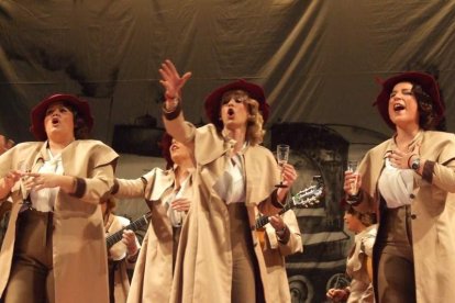 1ª semifinal del concurso de Carnaval. El Auditorio Maestro Padilla se ha llenado de gran apoyo a la fiesta.Fotos: JBarrios