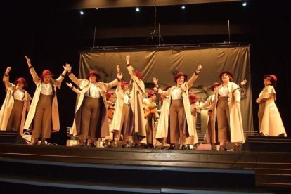 1ª semifinal del concurso de Carnaval. El Auditorio Maestro Padilla se ha llenado de gran apoyo a la fiesta.Fotos: JBarrios