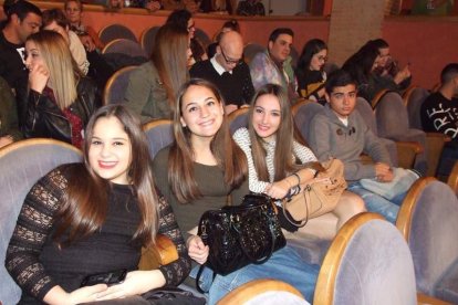 1ª semifinal del concurso de Carnaval. El Auditorio Maestro Padilla se ha llenado de gran apoyo a la fiesta.Fotos: JBarrios