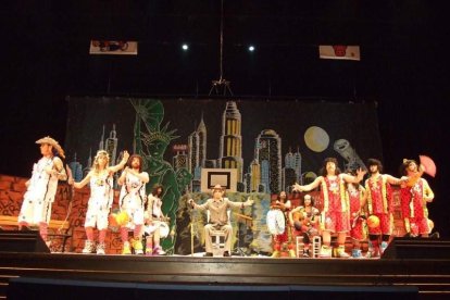 1ª semifinal del concurso de Carnaval. El Auditorio Maestro Padilla se ha llenado de gran apoyo a la fiesta.Fotos: JBarrios