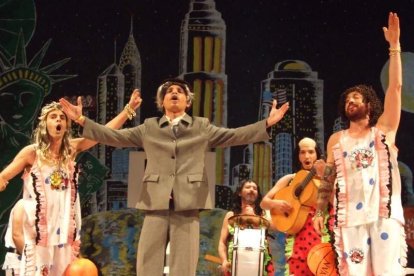 1ª semifinal del concurso de Carnaval. El Auditorio Maestro Padilla se ha llenado de gran apoyo a la fiesta.Fotos: JBarrios