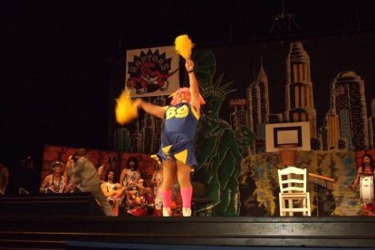 1ª semifinal del concurso de Carnaval. El Auditorio Maestro Padilla se ha llenado de gran apoyo a la fiesta.Fotos: JBarrios