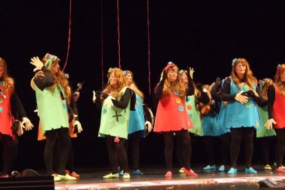 1ª semifinal del concurso de Carnaval. El Auditorio Maestro Padilla se ha llenado de gran apoyo a la fiesta.Fotos: JBarrios