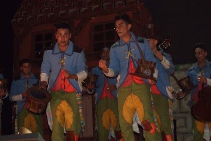 Comparsas, chirigotas, agrupaciones y cuarteto participan en esta fase. Fotos: JA Barrios