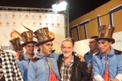 Comparsas, chirigotas, agrupaciones y cuarteto participan en esta fase. Fotos: JA Barrios