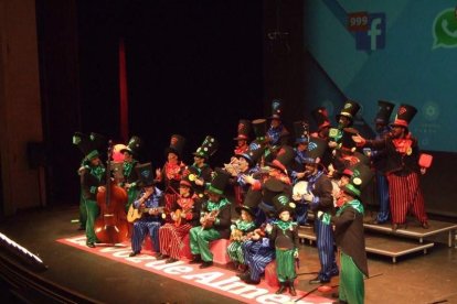 Comparsas, chirigotas, agrupaciones y cuarteto participan en esta fase. Fotos: JA Barrios