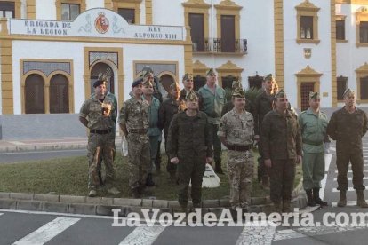 El general Ian Mortimer, mando en 2017, visita la base de Viator y revisa los recursos de la Legión.