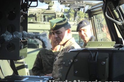 El general Ian Mortimer, mando en 2017, visita la base de Viator y revisa los recursos de la Legión.