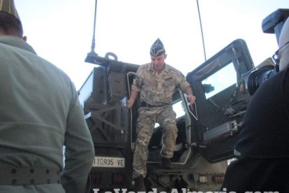 El general Ian Mortimer, mando en 2017, visita la base de Viator y revisa los recursos de la Legión.