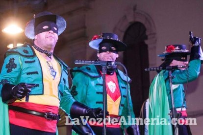 Lectura del Pregón del Carnaval de Almería a cargo de Juan Antonio Barrios. Fotos: Fran Muñoz.