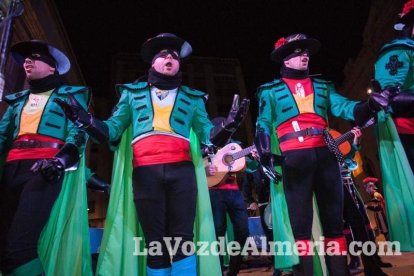 Lectura del Pregón del Carnaval de Almería a cargo de Juan Antonio Barrios. Fotos: Fran Muñoz.