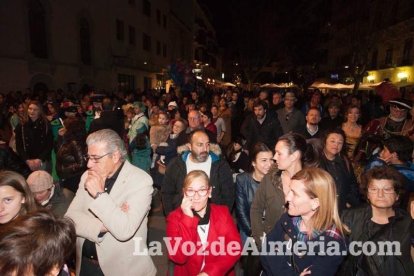 Lectura del Pregón del Carnaval de Almería a cargo de Juan Antonio Barrios. Fotos: Fran Muñoz.
