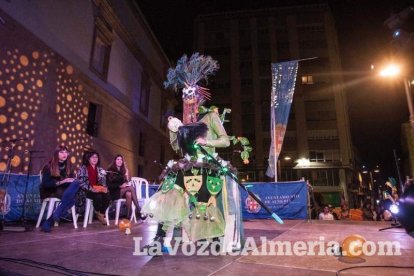 Lectura del Pregón del Carnaval de Almería a cargo de Juan Antonio Barrios. Fotos: Fran Muñoz.