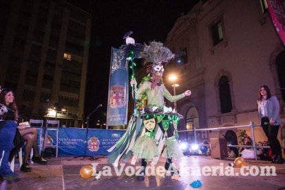 Lectura del Pregón del Carnaval de Almería a cargo de Juan Antonio Barrios. Fotos: Fran Muñoz.