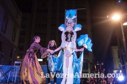 Lectura del Pregón del Carnaval de Almería a cargo de Juan Antonio Barrios. Fotos: Fran Muñoz.