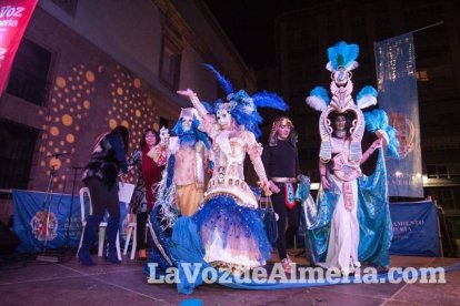 Lectura del Pregón del Carnaval de Almería a cargo de Juan Antonio Barrios. Fotos: Fran Muñoz.