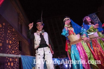 Lectura del Pregón del Carnaval de Almería a cargo de Juan Antonio Barrios. Fotos: Fran Muñoz.