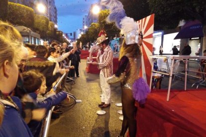 El show más friki de todo el carnaval. Conciertos, disfraces, gladiadores y tartazos en una tarde de júbilo