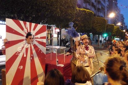 El show más friki de todo el carnaval. Conciertos, disfraces, gladiadores y tartazos en una tarde de júbilo