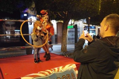 El show más friki de todo el carnaval. Conciertos, disfraces, gladiadores y tartazos en una tarde de júbilo