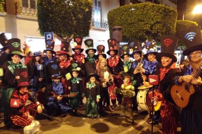El show más friki de todo el carnaval. Conciertos, disfraces, gladiadores y tartazos en una tarde de júbilo